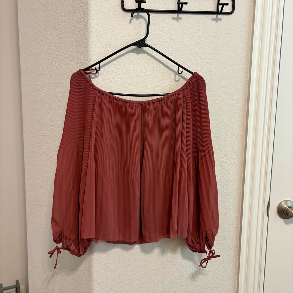 Aritzia Wilfred MauveOff-Shoulder Blouse